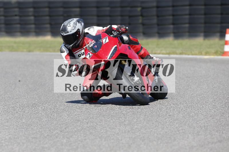 /Archiv-2025/49 26.08.2025 Cornu Master School ADR/rot-rouge/27